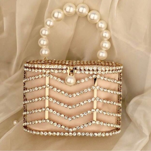 House of Harlow 1960 Handbags - NWT ⚜️💎⚜️ House of Harlow 1960 Gorgeous Crystal & Pearl Mini Crossbody Bag